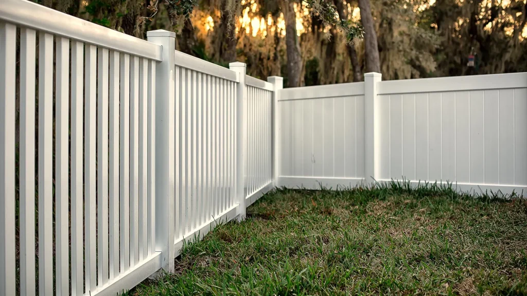 vinyl-fencing