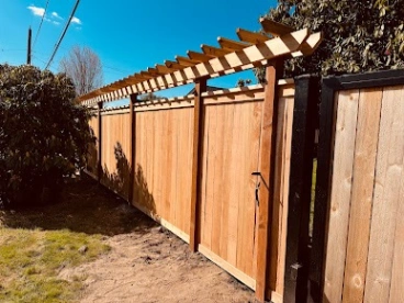 professional wood fence builders