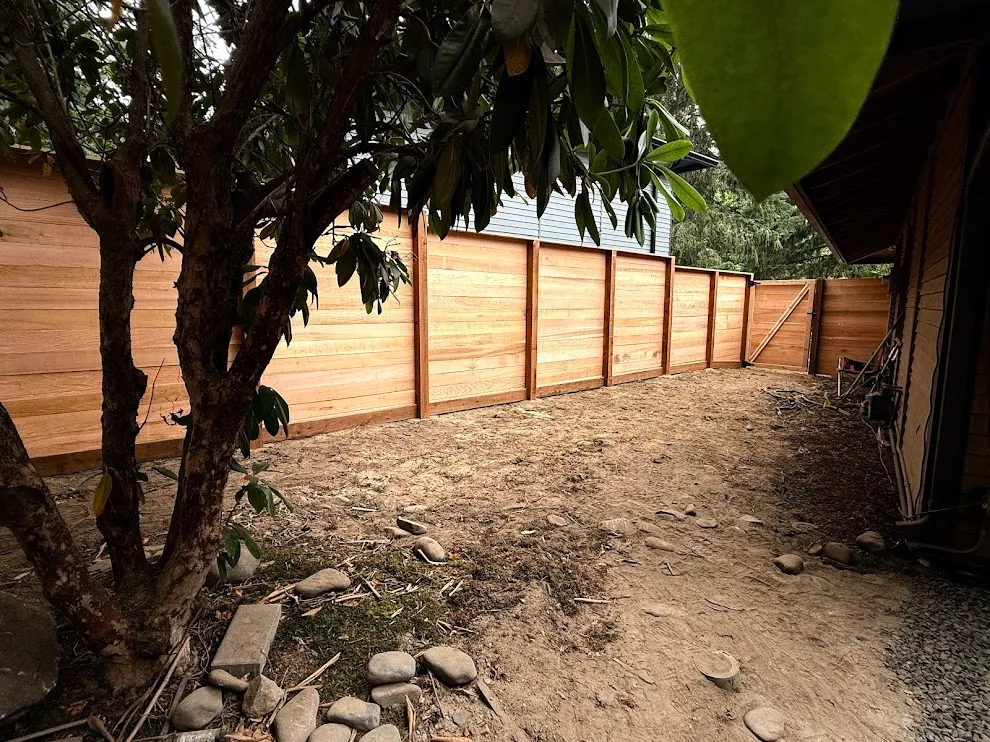 Wood Fence vs Vinyl Fence: Best Backyard in Puyallup, WA